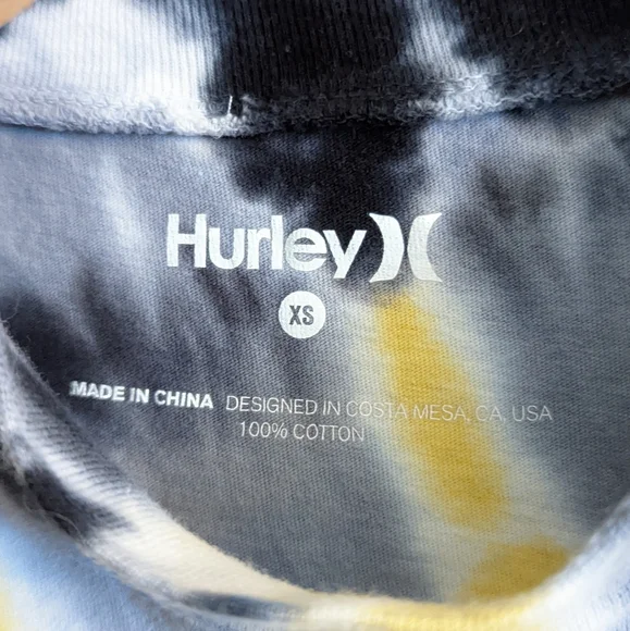 Hurley | Tie-Dye Short Sleeve Mock Neck Crop - Picture 6 of 6